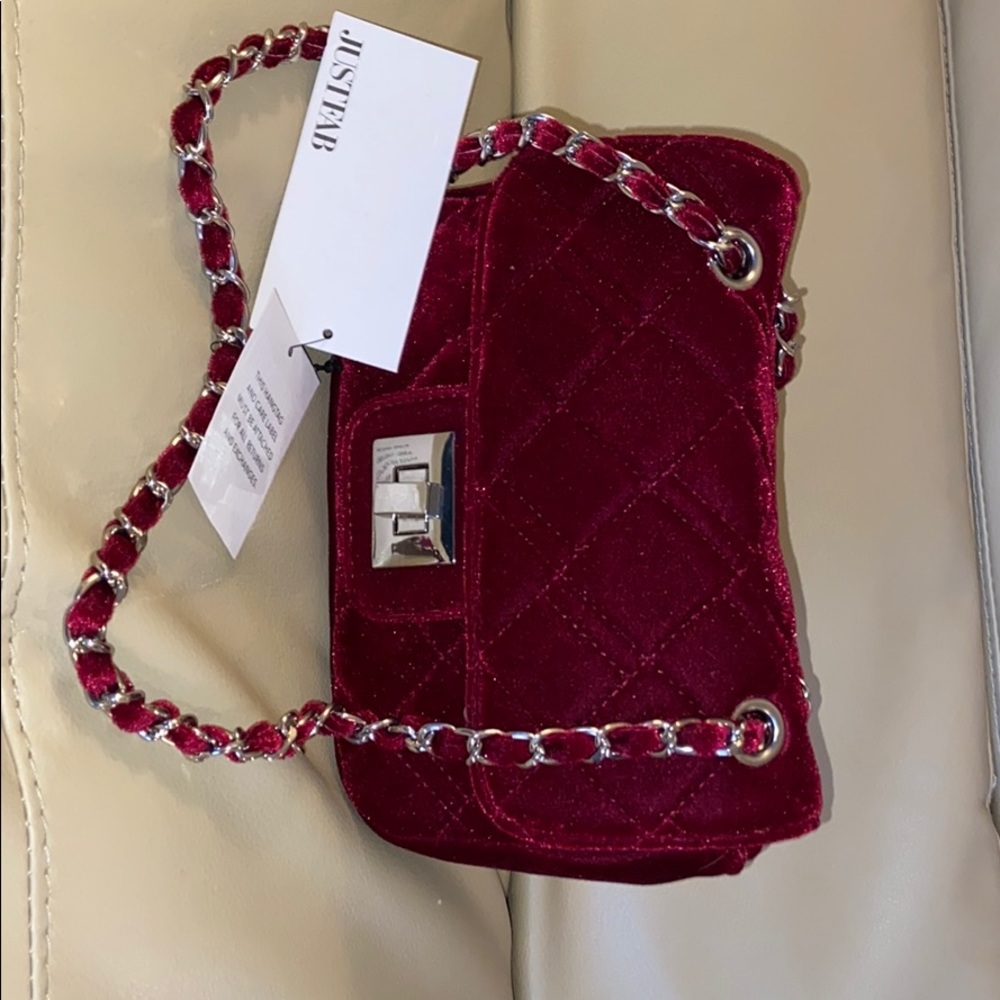 Red velvet shoulder clutch